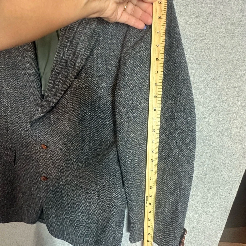 VTG Pure Wool Tweed Blazer Mens 43L Gray Herringbone Made in USA Two Button FLAW